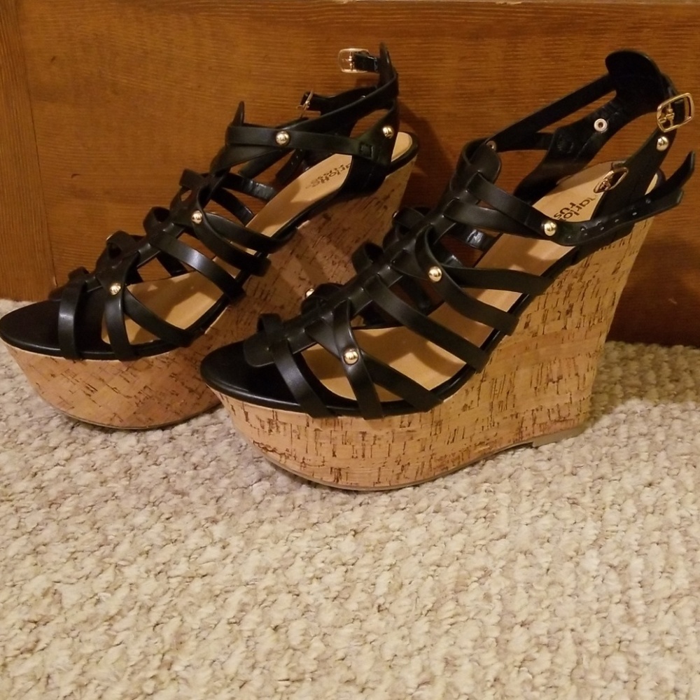 Black strappy wedges